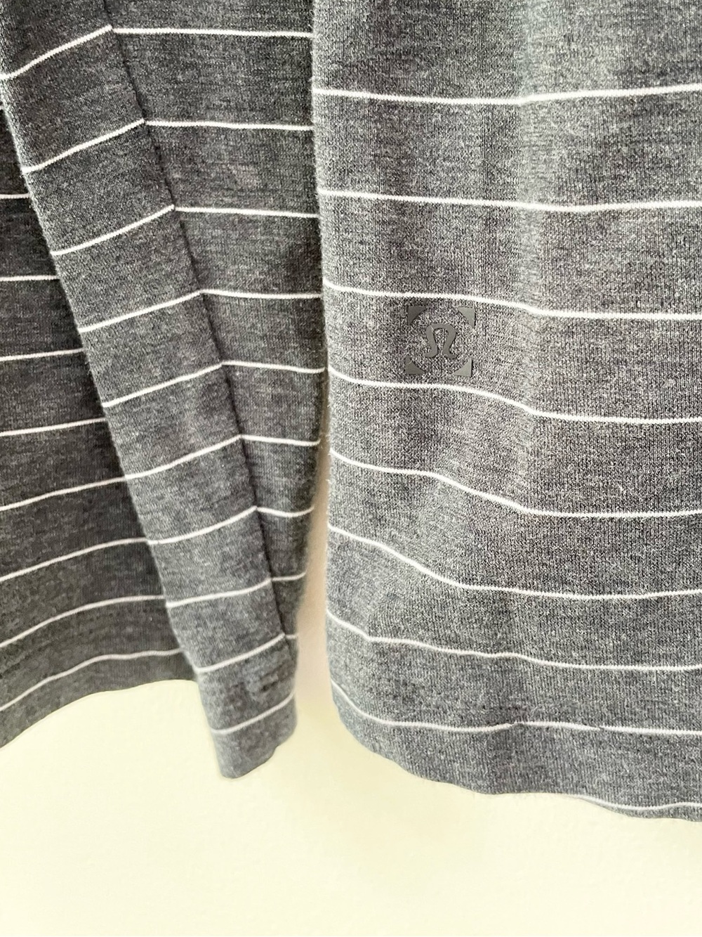 Lululemon 5 Year Basic Long Sleeve
Short Serve Stripe Heathered Black Moon Shine - Picture 9 of 10